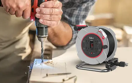 Van welk materiaal is de plastic spoel gemaakt? Van welk materiaal is de plastic spoel gemaakt?